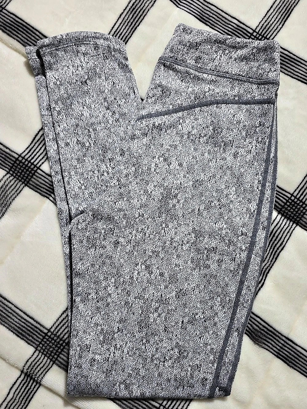 Gymshark Dry Moisture Management Seamless Leggings Gray Small